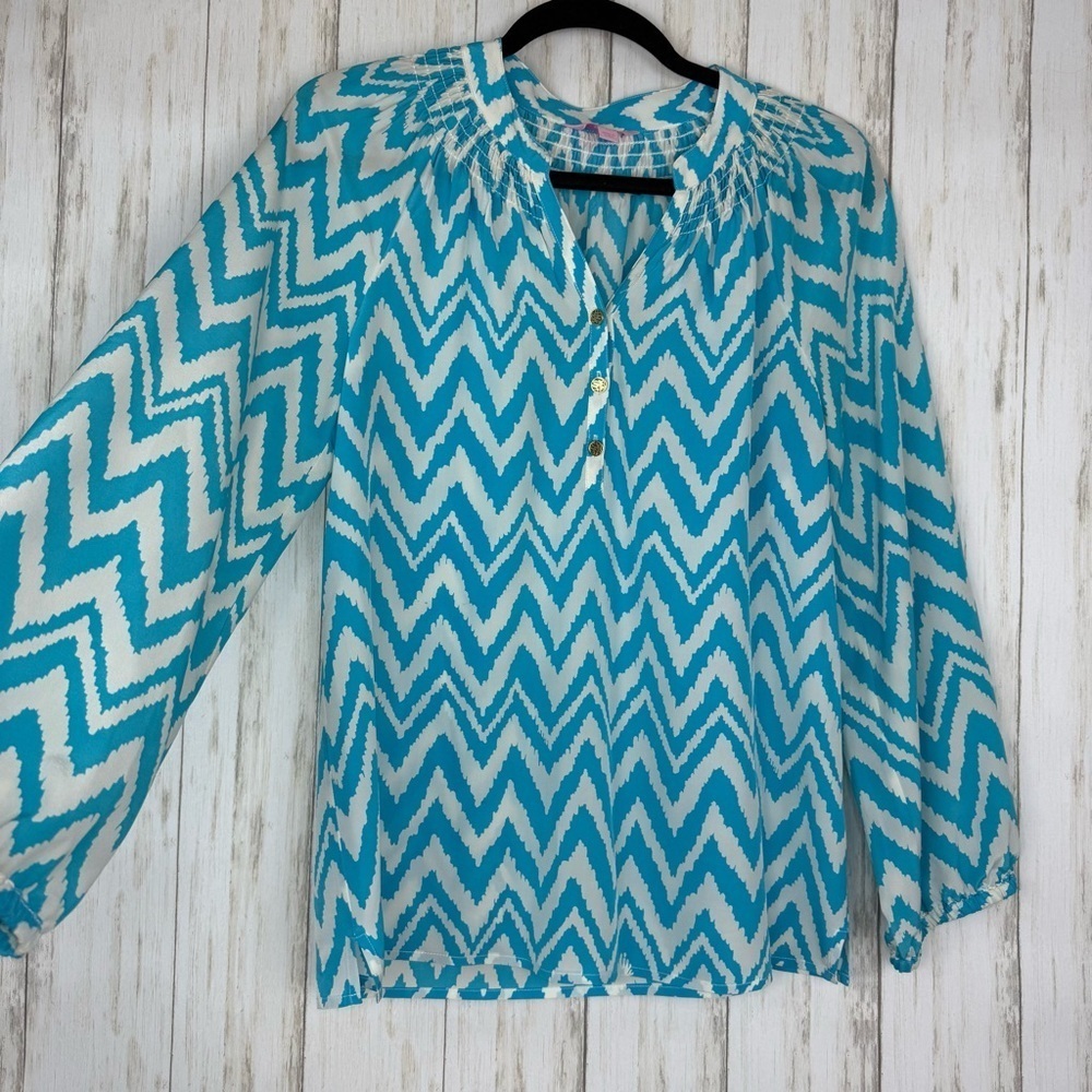 Lilly Pulitzer 100% silk Blue Chevron Blouse XS